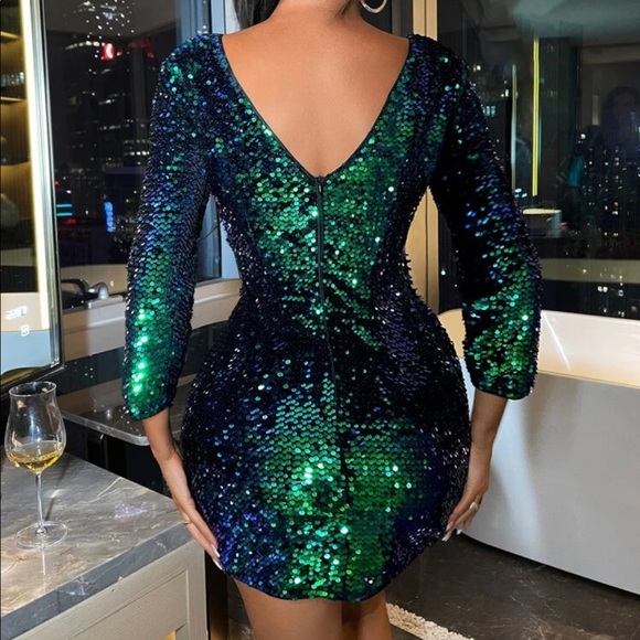 Green sequins bodycon party dress - Picture 2 of 5